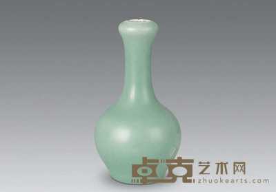 清 豆青釉蒜头瓶 高19cm
